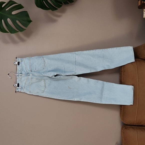 KOTN Unisex Antifit Denim in Light Blue | Size 24 - Picture 3 of 8